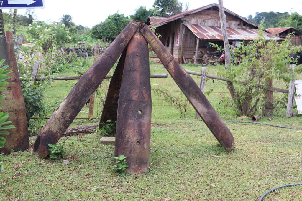 Ban Na Phia, Xieng Khouang-Bomb